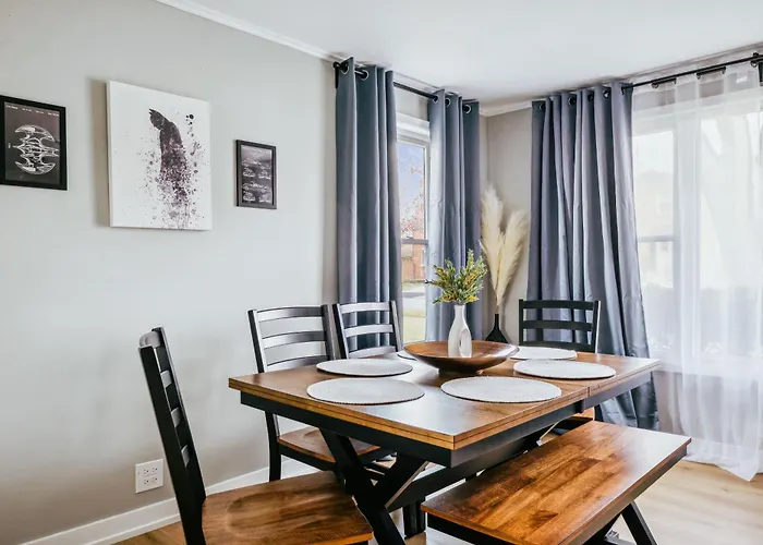 Charming & Cozy Getaway - A Heroic Awaits! *