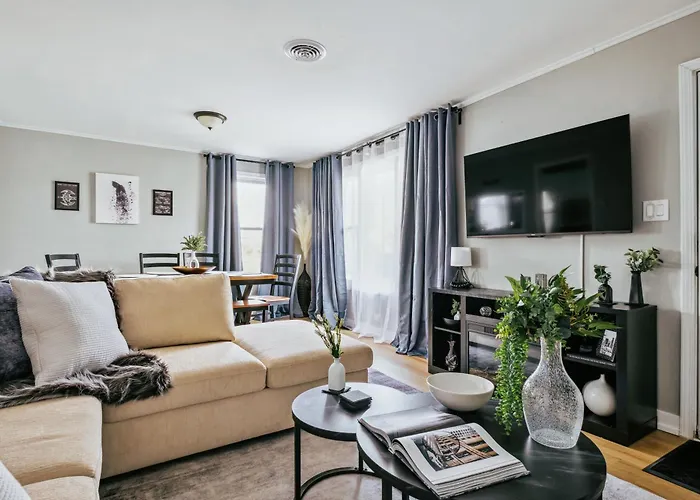 Holiday home Charming & Cozy Getaway - A Heroic Awaits! *