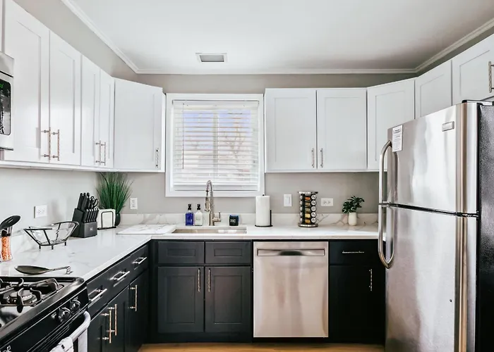 Charming & Cozy Getaway - A Heroic Awaits! Homewood